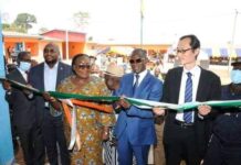 Anne Désirée OULOTO, Présidente du Conseil Régional du Cavally, investit dans la sécurité et la protection civile.