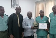 Prix d’excellence : Le lieutenant Amankou honore le District Autonome des Montagnes