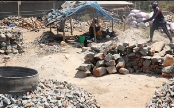 Focus : Le monde des concasseuses de pierres de Man