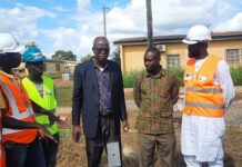 Des préaux sont construits dans les établissements de la ville