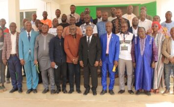 Dr Albert Flindé reçoit l’assurance des journalistes à l’accompagner dans sa mission