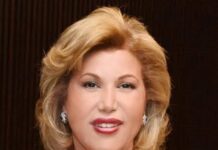 « La Nuit des Étoiles » : soirée d’honneur à l’honneur des femmes d’honneur du District Autonome des Montagnes.